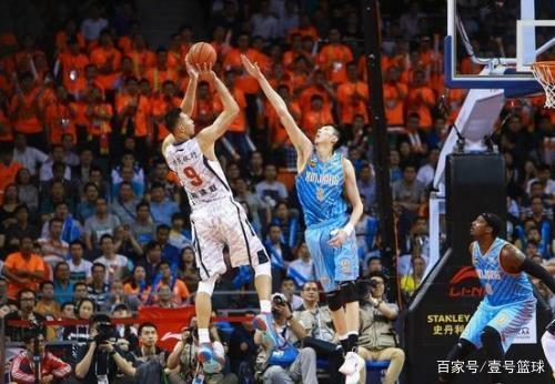 锁定德容 锁定德容